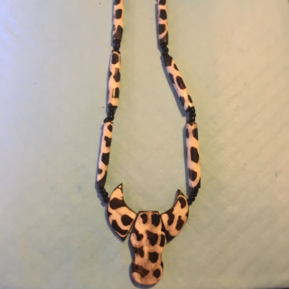 Animal shape beaded necklace - Picture 2 of 3